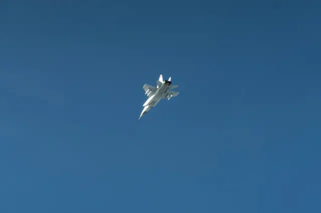 Rusiyaya məxsus MiQ-31 təyyarəsi Estoniya hava məkanı üzərində uçub. Foto İsveçli hərbi pilot tərəfindən çəkilib.