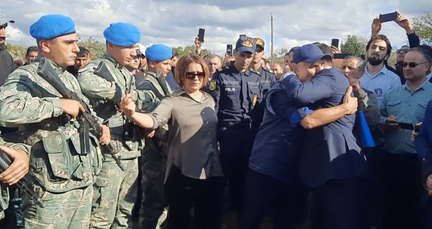 Şəhid leytenant Teymur Allahverdiyev Neftçalada dəfn olunub - FOTOLAR