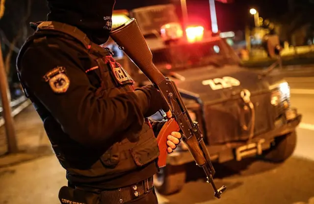 İstanbulda keçirilən narkotik əməliyyatından görüntü