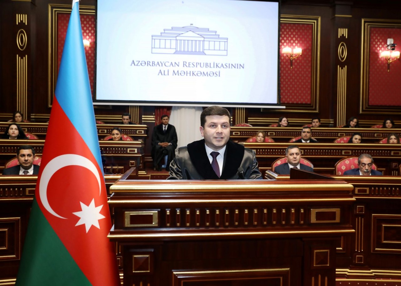 Yeni hakimlər and içdilər - FOTOLAR