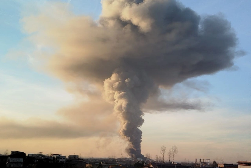 İranda fabrik yanır