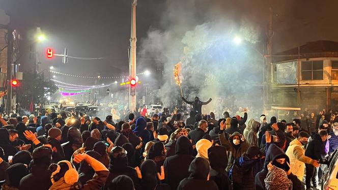 Iran cuts internet as protest movement against regime grows