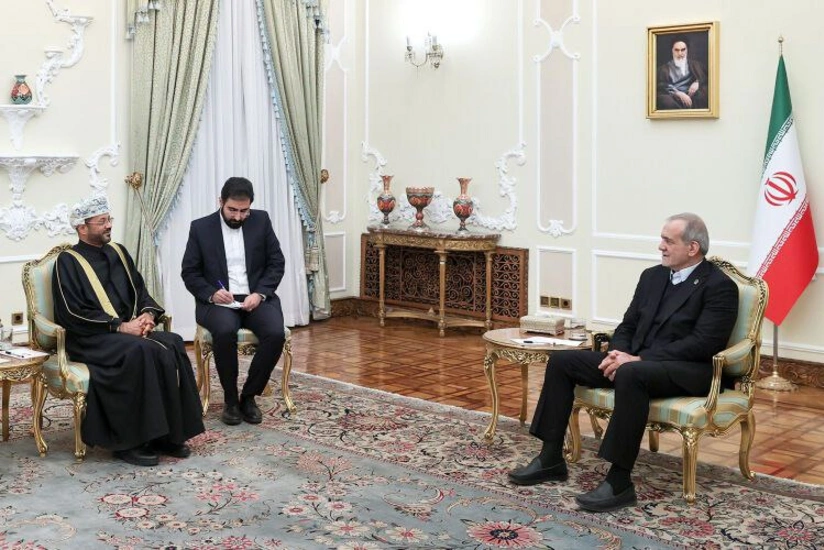 Pezeşkian: Bir sıra insanlar İranda xaos yaratmağa çalışırlar