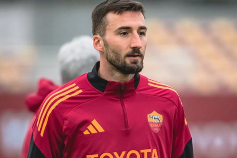 Roma klubu kapitanı ilə müqavilənin müddətini uzadır