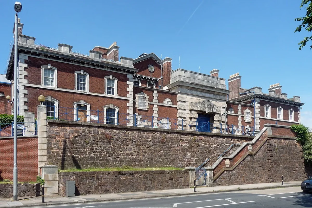 Britaniya həbsxanalarında radonun təhlükəli konsentrasiyası aşkarlanıb