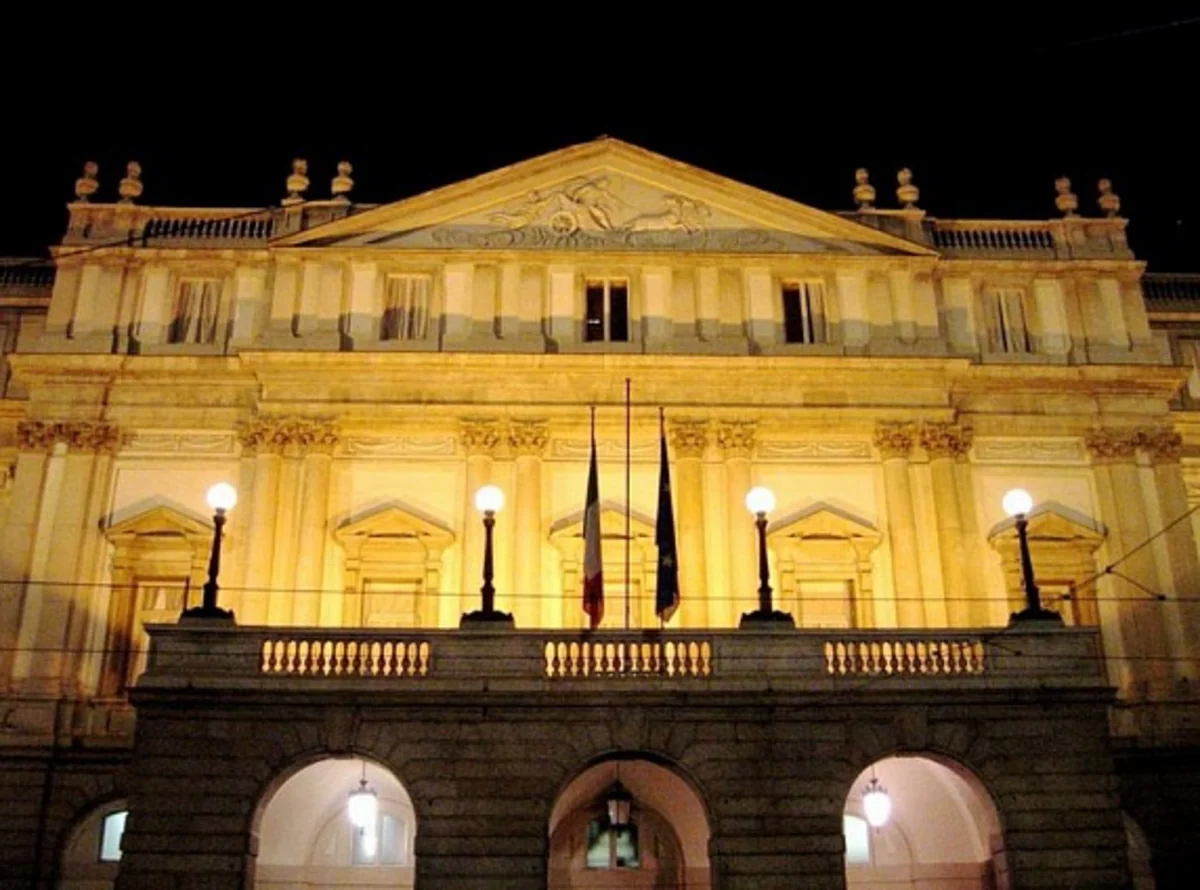 İtaliya öz vətəndaşlarını İranı tərk etməyə çağırıb