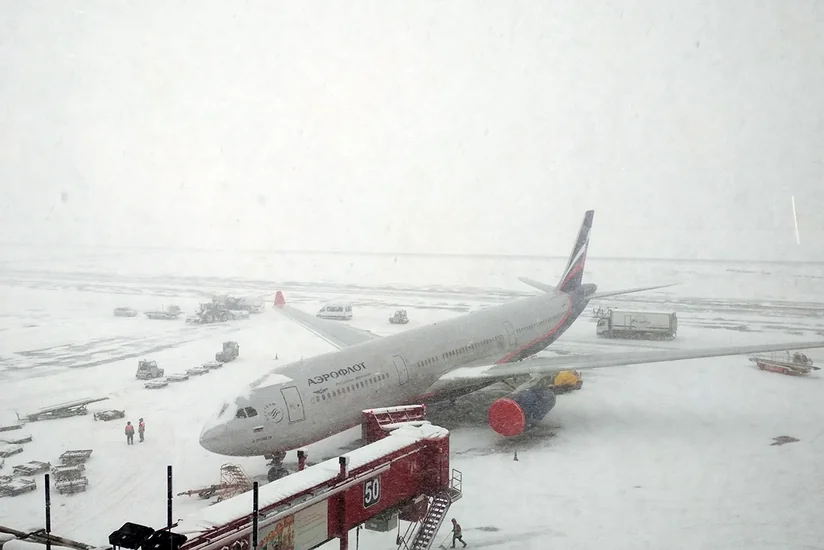 Moskva aeroportlarında əlverişsiz hava şəraiti səbəbindən 19 reys ləğv edilib