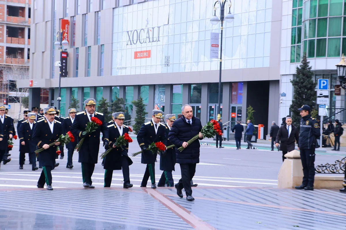 Prokurorluq əməkdaşları Xocalı soyqırımı abidəsini ziyarət edib