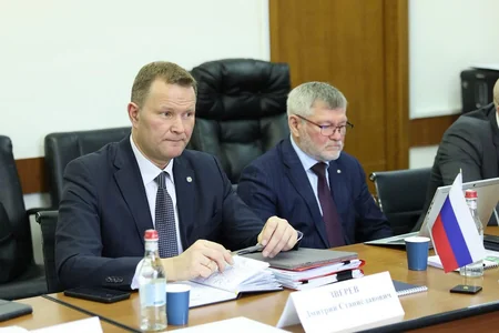 Rusiya ilə Ermənistan Türkiyə və Azərbaycan sərhədlərinə qədər olan dəmir yolunun bərpasını müzakirə ediblər