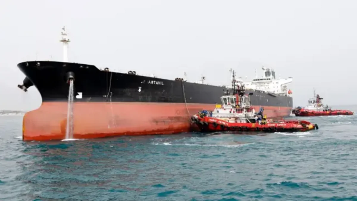 ABŞ İran neftini özünə qarşı istifadə edəcək, sanksiyanı bir aylıq ləğv edir