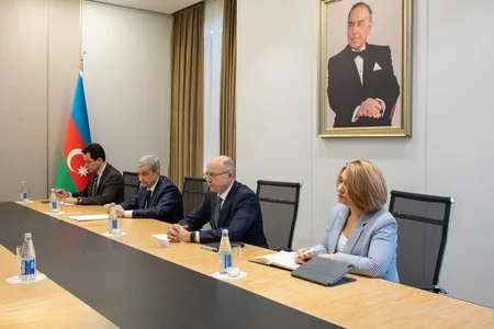 Azərbaycan Total ilə Abşeron yatağının tammiqyaslı işlənməsini müzakirə edib