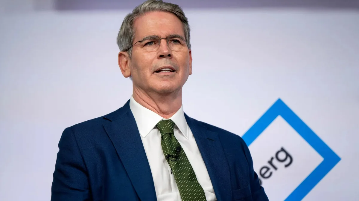 Bessent: ABŞ İran tankerlərinin Hörmüz boğazından keçməsinə icazə verir