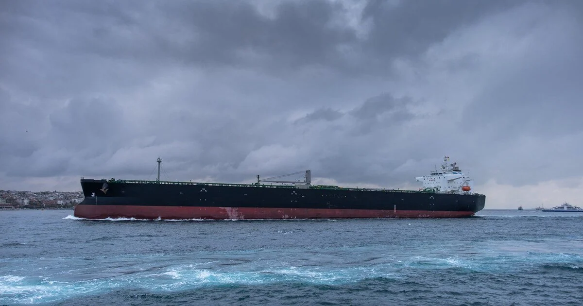 Füceyrə limanından 40 km məsafədə tanker naməlum mərmi ilə vurulub