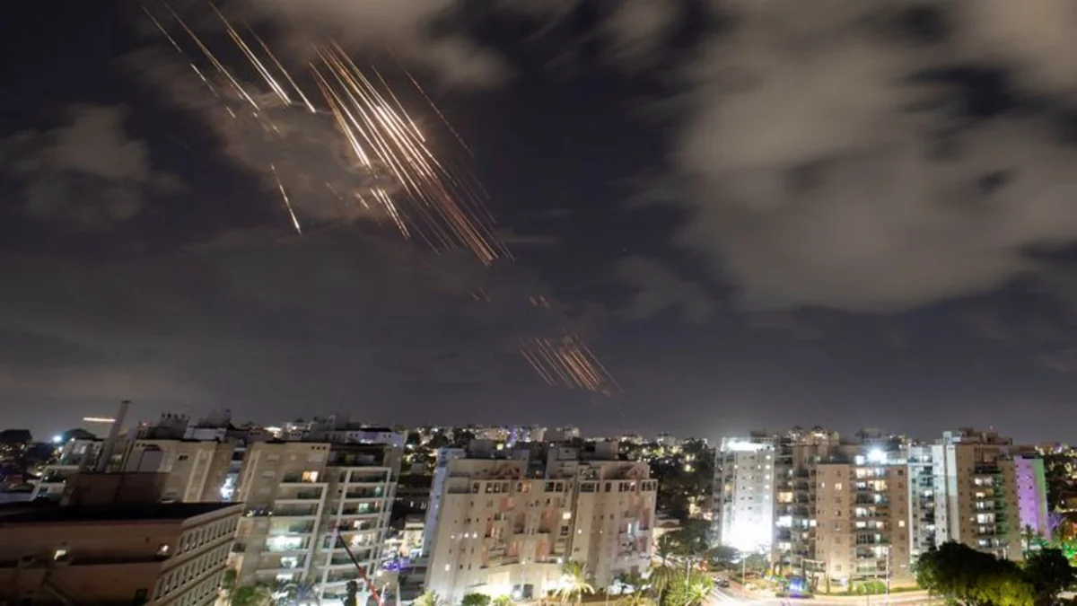 İran İsrailə növbəti raket zərbələri dalğasına başlayıb