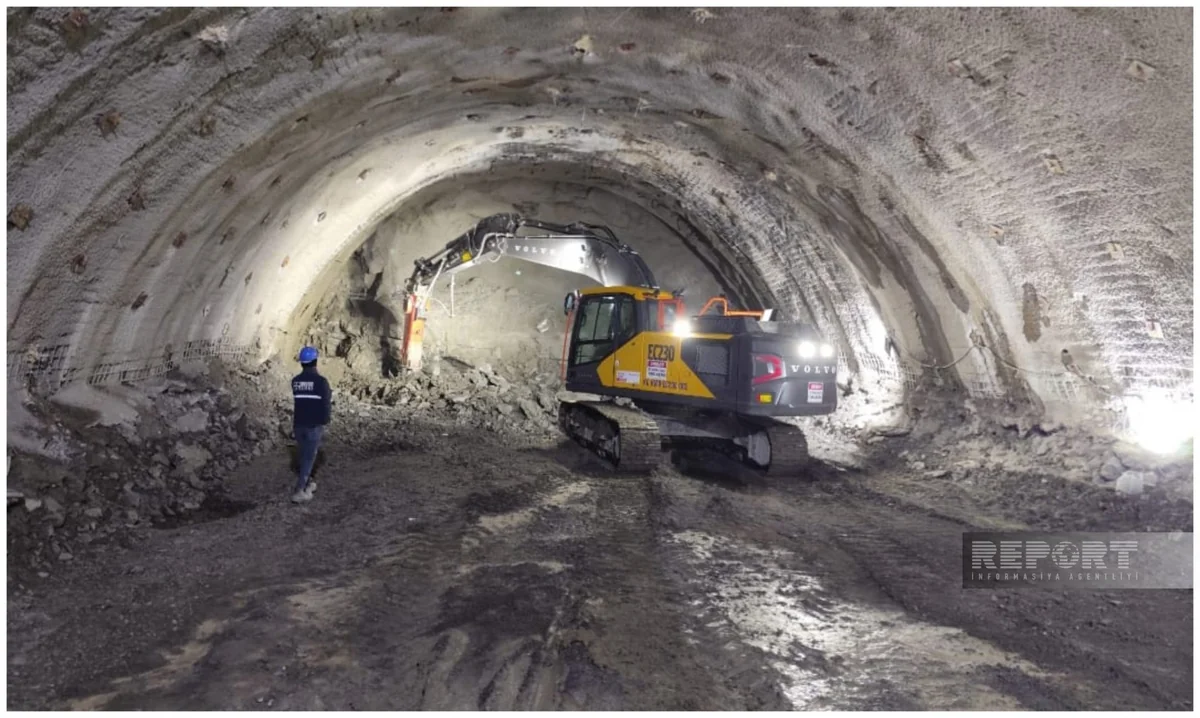 Qarsda Naxçıvana bağlanacaq dəmiryol layihəsi üzrə depo tikilir