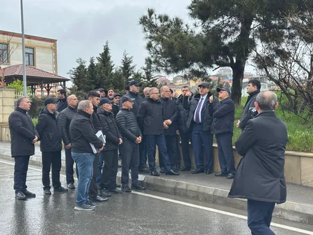 Abşeronun icra başçısı yağışın problem yaratdığı ərazilərdə sakinlərlə görüşüb