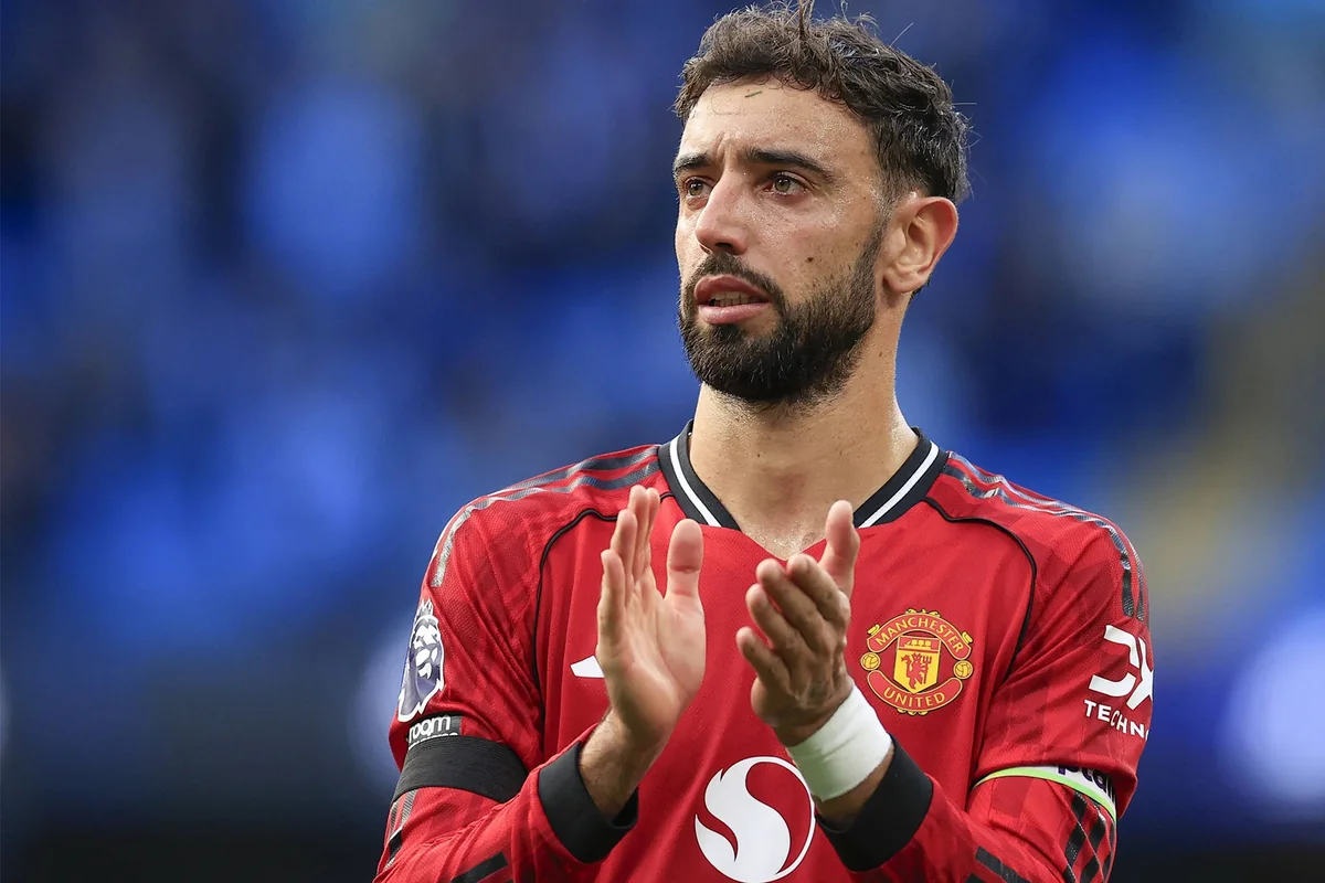 Brunu Fernandeş Premyer Liqada ayın oyunçusu seçilməklə Ronaldunun rekorduna şərik olub