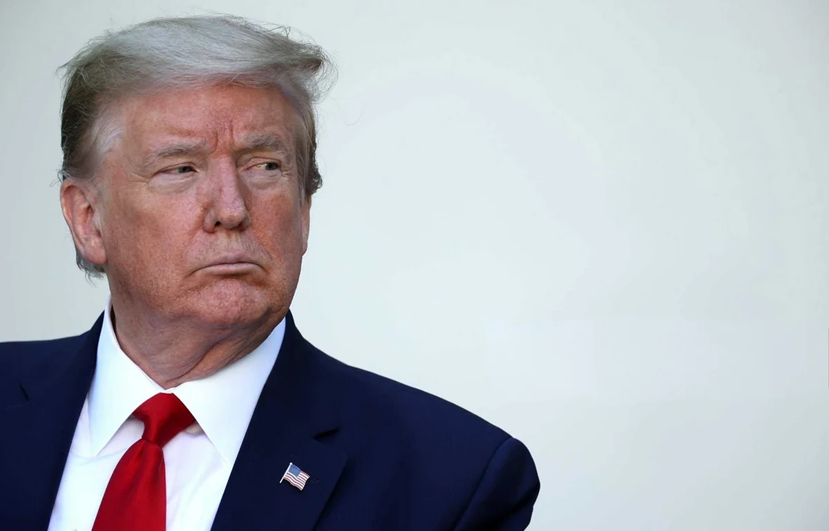 Tramp İranı Hörmüz boğazında gəmiçilik qaydalarını pozmaqda təqsirləndirib