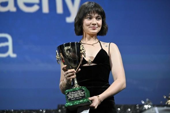 "Ən yaxşı aktyor" nominasiyasında Mişel Frankonun “Memory” (“Yaddaş”) filminə görə Piter Sarsqaard, "Ən yaxşı aktrisa" nominasiyasında isə “Priscilla” (“Prissilla”) filmindəki roluna görə Keyli Speni qalib olub.