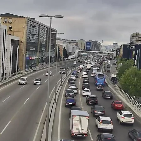 Bakıda 8 istiqamətdə tıxac müşahidə olunur